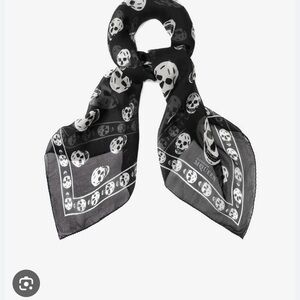 Alexander McQueen Black and White Skull Scarf